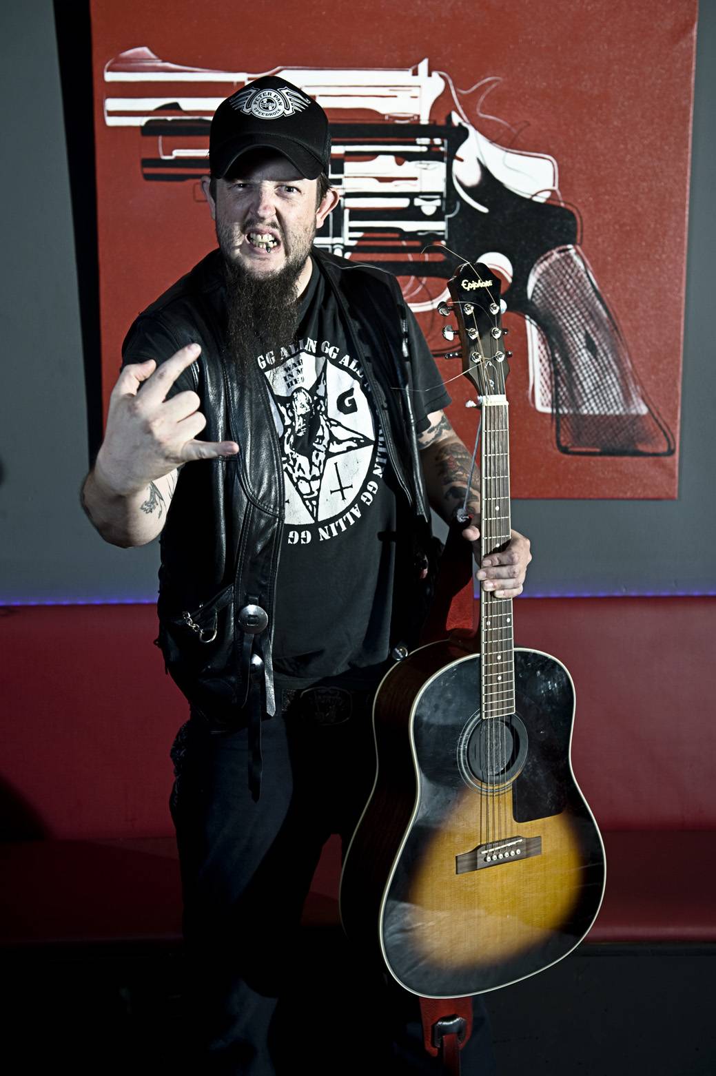 Bob Wayne and his "Euro Carnies" do short tour starting next week